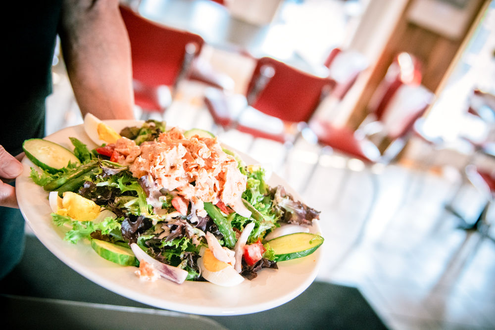 Crystal Lake Café at Americana Vineyards